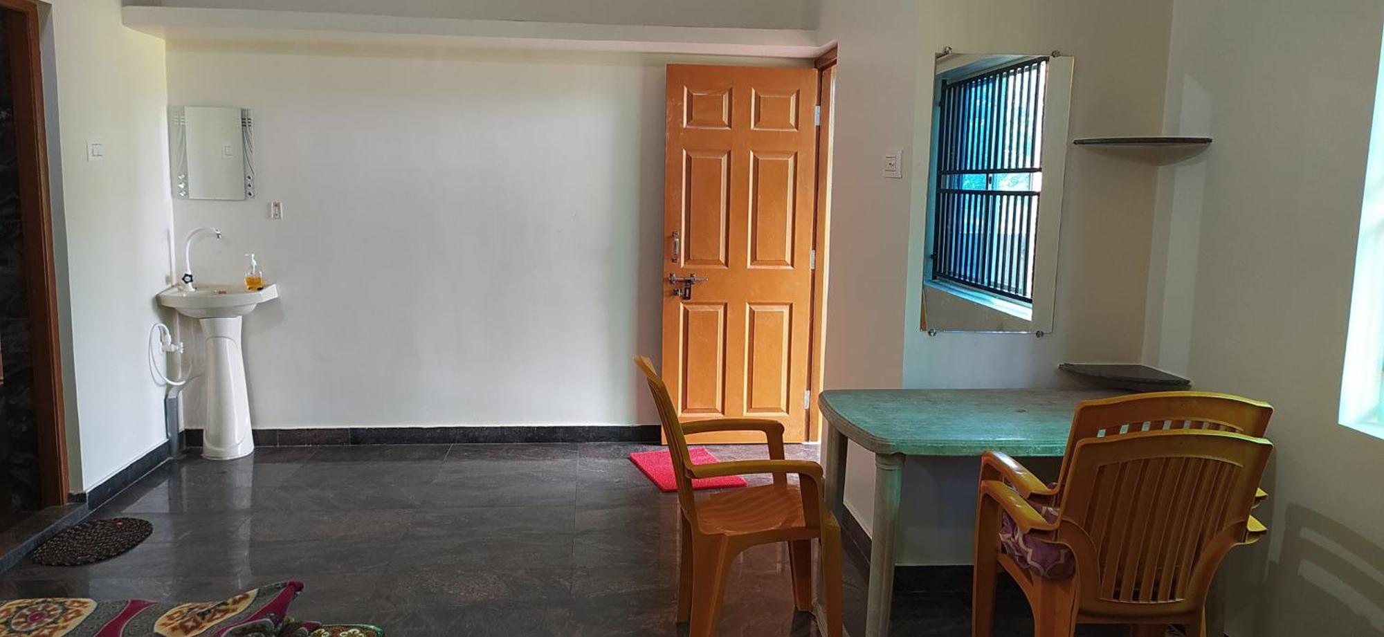 Ratnakar Arundekar Home Stay In Beach Side Ac Room Гокарна Екстер'єр фото