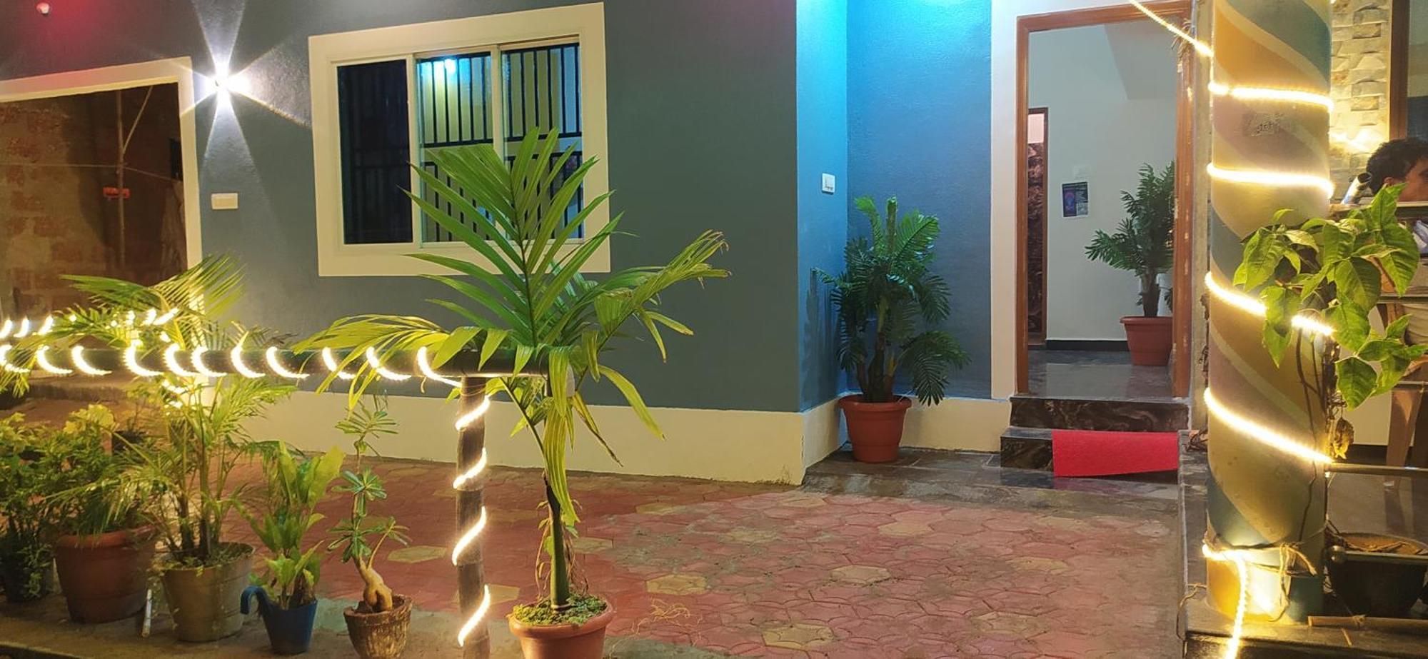 Ratnakar Arundekar Home Stay In Beach Side Ac Room Гокарна Екстер'єр фото