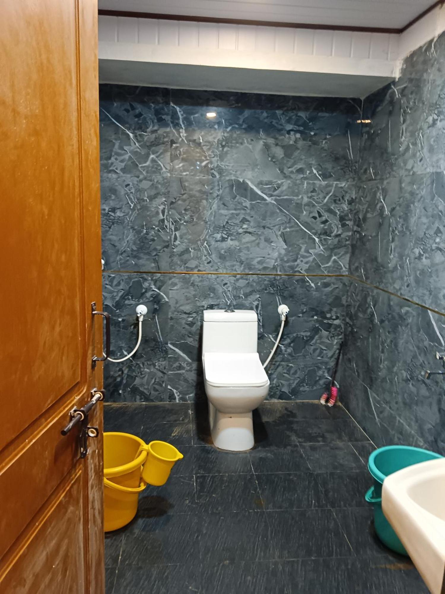 Ratnakar Arundekar Home Stay In Beach Side Ac Room Гокарна Екстер'єр фото